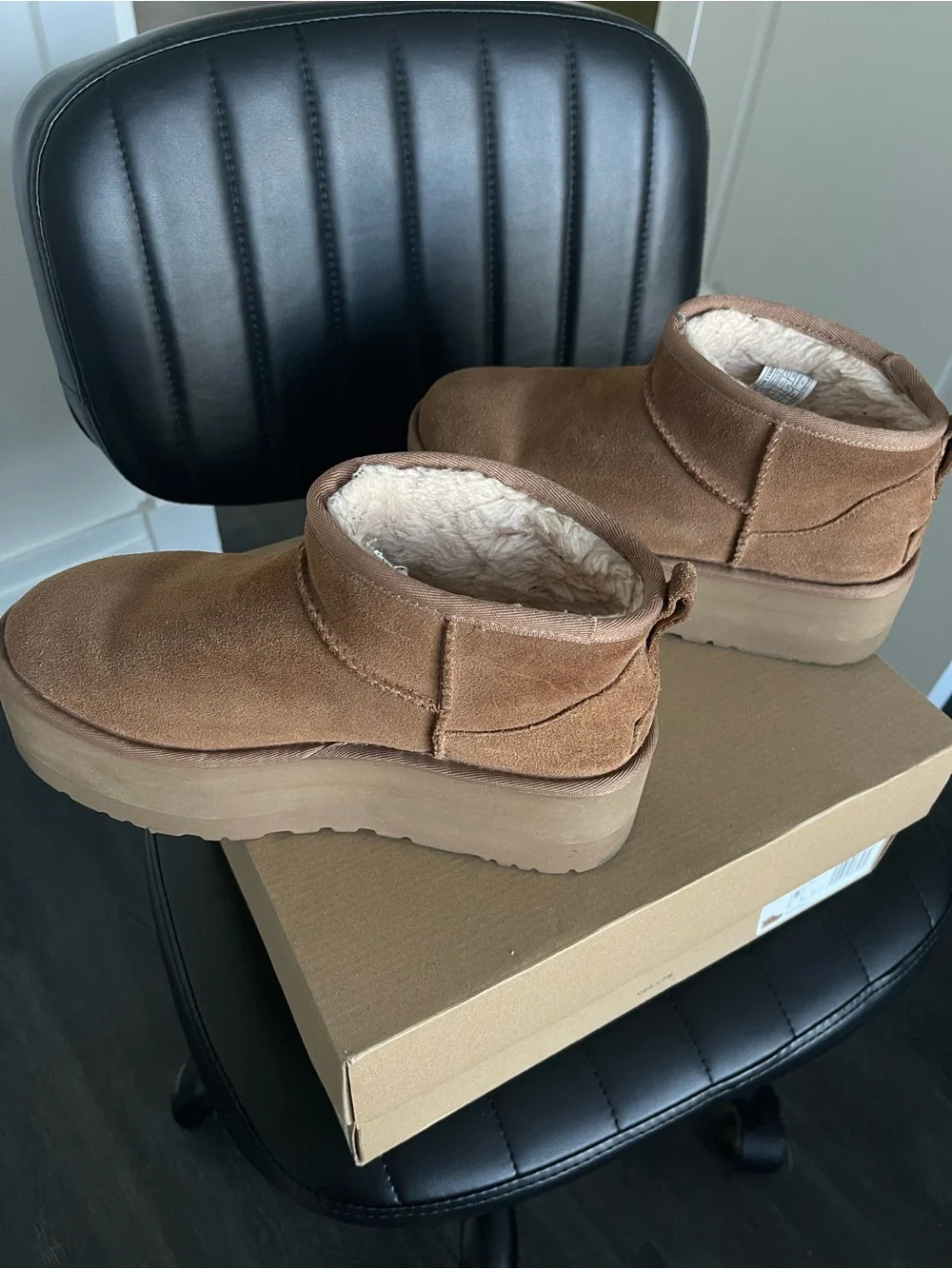 UGG Classic Ultra Mini Platform in Chestnut